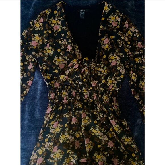 🌸 Forever 21 Floral Mini Dress 🌸 - Picture 4 of 7